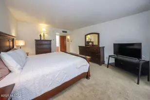 6861 E Dorado Ct, Tucson, AZ 85715 - Photo 10