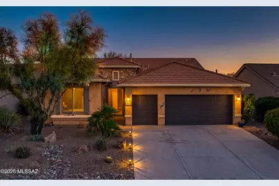 2212 E Bluejay Bluff Lane, Green Valley, AZ 85614 - Photo 2