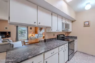 2853 S Calle Flamenco, Green Valley, AZ 85614 - Photo 10