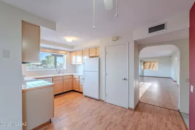 939 S Las Lomas Circle, Green Valley, AZ 85614 - Photo 14