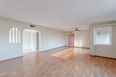 939 S Las Lomas Circle, Green Valley, AZ 85614 - Photo 4