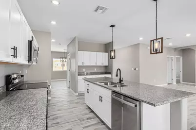 1170 N La Canoa, Green Valley, AZ 85614 - Photo 12