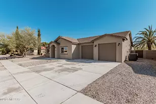 1170 N La Canoa, Green Valley, AZ 85614 - Photo 2