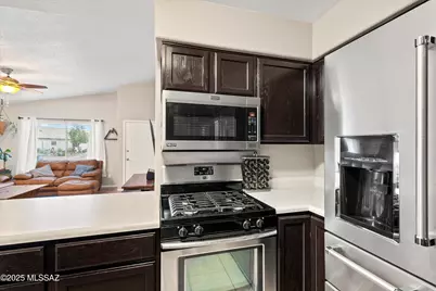 2228 W Silverbell Tree Drive, Tucson, AZ 85745 - Photo 10