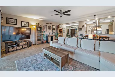 1560 W Calle Del Ducado, Green Valley, AZ 85622 - Photo 8