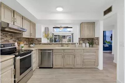 7823 E Rosewood Street, Tucson, AZ 85710 - Photo 8