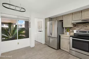 7823 E Rosewood St, Tucson, AZ 85710 - Photo 10