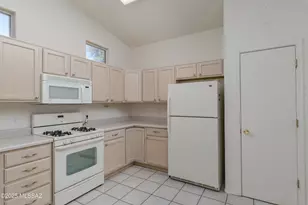 7653 W Starry Night Ln, Tucson, AZ 85743 - Photo 12