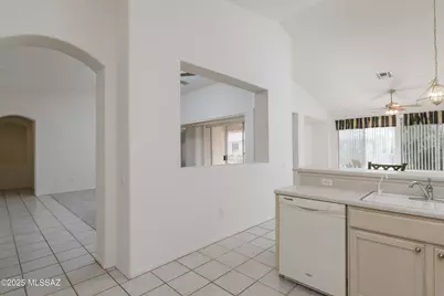 7653 W Starry Night Lane, Tucson, AZ 85743 - Photo 10