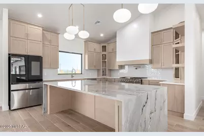 3901 W Ironwood Hill Drive, Tucson, AZ 85745 - Photo 1