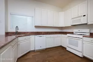 13575 N Holly Grape Dr, Marana, AZ 85658 - Photo 10