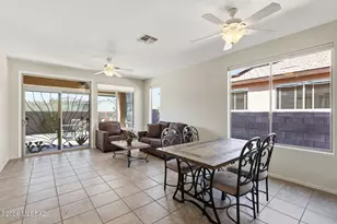 897 N Delacroix Dr, Green Valley, AZ 85614 - Photo 10