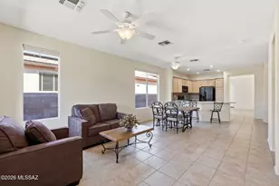 897 N Delacroix Dr, Green Valley, AZ 85614 - Photo 14