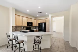 897 N Delacroix Dr, Green Valley, AZ 85614 - Photo 6