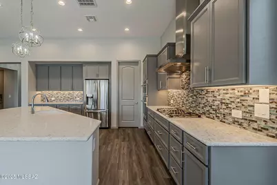 525 N Sonoma Vista Drive, Green Valley, AZ 85614 - Photo 12
