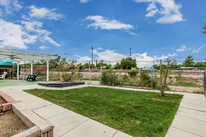 8010 E 18th Place, Tucson, AZ 85710 - Photo 42