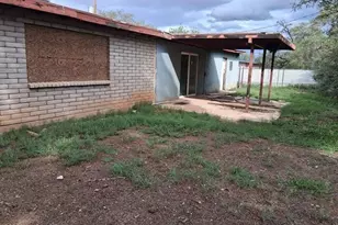 28 E Hawthorne St, Huachuca City, AZ 85616 - Photo 4