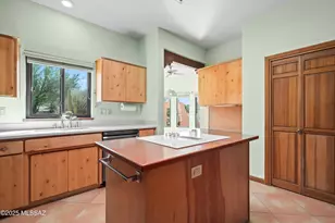 10041 E Rayann Pl, Tucson, AZ 85749 - Photo 20