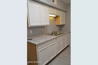 1902 S Montezuma Avenue #D, Tucson, AZ 85711 - Photo 6