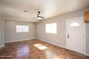 33 E Walker Pl, Tucson, AZ 85706 - Photo 2