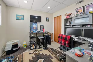 8908 E Maple Leaf Dr, Tucson, AZ 85710 - Photo 10