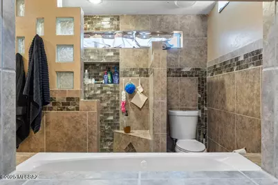 8908 E Maple Leaf Drive, Tucson, AZ 85710 - Photo 28