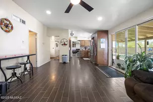 8908 E Maple Leaf Dr, Tucson, AZ 85710 - Photo 12