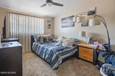 8908 E Maple Leaf Drive, Tucson, AZ 85710 - Photo 24