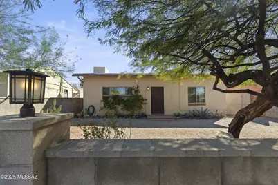 725 W Paris Promenade, Tucson, AZ 85705 - Photo 2