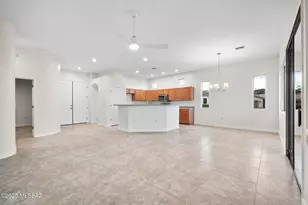 88 N Kokomo Dr, Green Valley, AZ 85614 - Photo 6