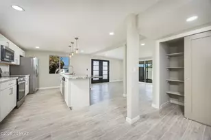 8222 E Victoria Dr, Tucson, AZ 85730 - Photo 10