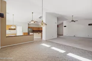 916 N Gulch Dr, Green Valley, AZ 85614 - Photo 10