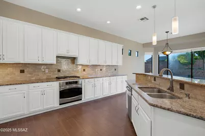 13059 N Kenosha Bluff Drive, Marana, AZ 85658 - Photo 10