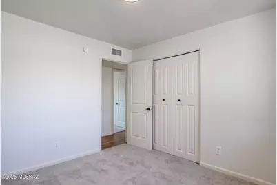 8418 E Rolling Ridge Street, Tucson, AZ 85710 - Photo 16