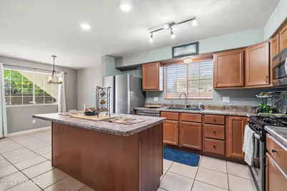 10211 N Fox Hunt Lane, Tucson, AZ 85737 - Photo 14
