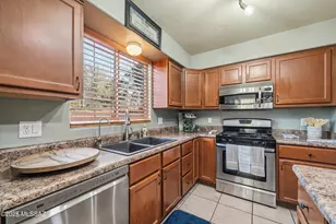 10211 N Fox Hunt Ln, Tucson, AZ 85737 - Photo 16