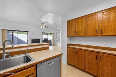 5581 N Crystal Mist Place, Tucson, AZ 85750 - Photo 12