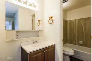 2625 N Alvernon Way, Tucson, AZ 85712 - Photo 16