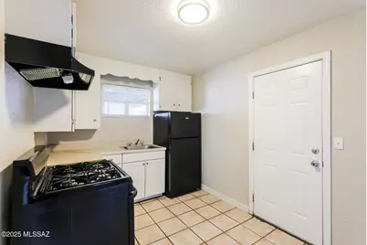 302 W Flores Street #11, Tucson, AZ 85705 - Photo 1
