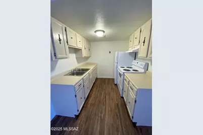 2625 N Alvernon Way #E1, Tucson, AZ 85716 - Photo 4