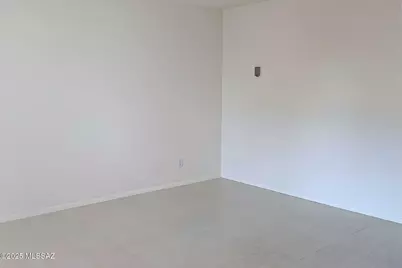 2625 N Alvernon Way #F4, Tucson, AZ 85716 - Photo 2