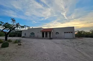 9651 N Calle Loma Linda, Oro Valley, AZ 85737 - Photo 2