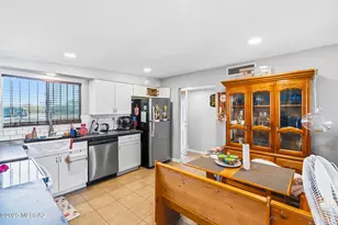 8135 E Escalante Rd, Tucson, AZ 85730 - Photo 22