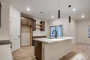 3272 W Athenee Ct, Tucson, AZ 85746 - Photo 2