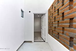 21 W Lalo Way, Tucson, AZ 85701 - Photo 4