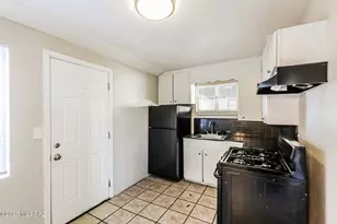 302 W Flores St, Tucson, AZ 85705 - Photo 6