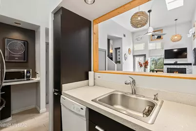 7622 E Callisto Circle #202, Tucson, AZ 85715 - Photo 8
