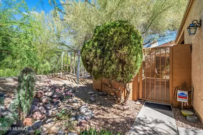 2596 N Ironwood Ridge Drive, Tucson, AZ 85745 - Photo 2