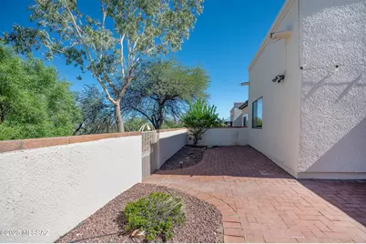 840 W Calle De Emilia, Green Valley, AZ 85614 - Photo 18