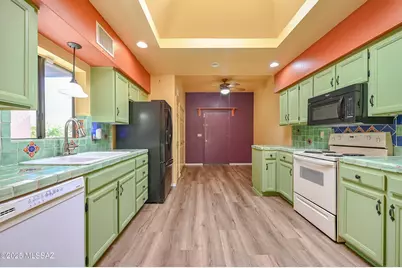 840 W Calle De Emilia, Green Valley, AZ 85614 - Photo 6